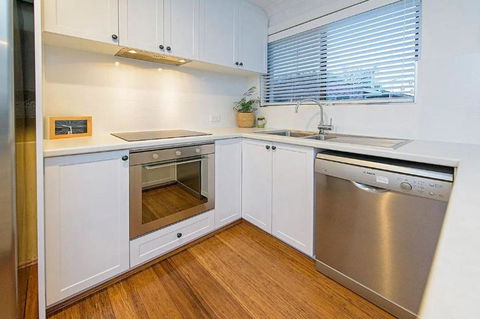 Salty - Accommodation Redcliffe 3