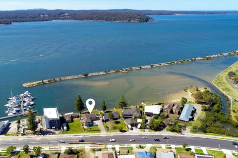 Salty Life - Accommodation Redcliffe 3