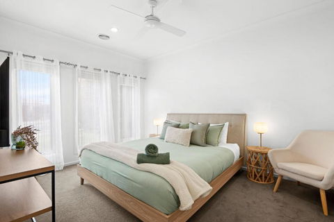 Salty Sage Beach House - Accommodation Redcliffe 1