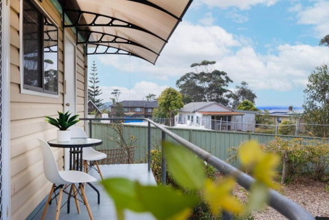 Salty Vibes - Accommodation Redcliffe 1