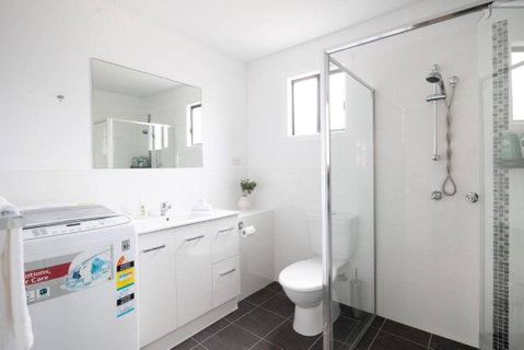 Salty Vibes - Accommodation Redcliffe 2