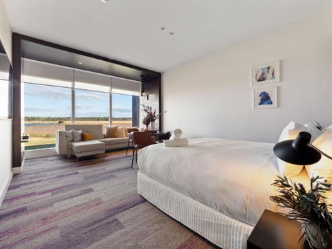 Samphire Chalet Tuart - Accommodation Redcliffe 3