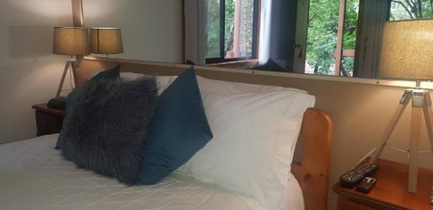 Samurai Beach Bungalows - Port Stephens YHA - Accommodation Redcliffe 2