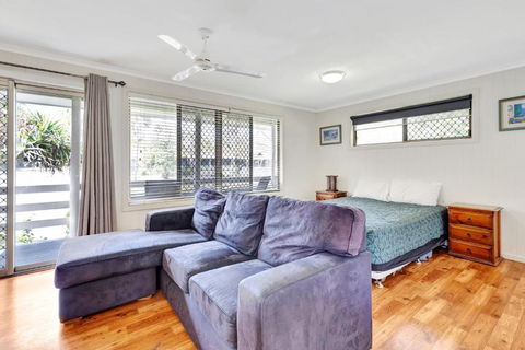 Sanctuary Lakes Fauna Retreat - Accommodation Redcliffe 1