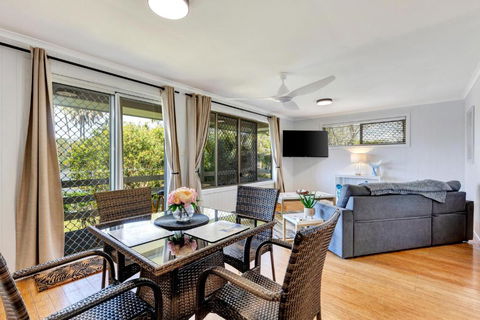 Sanctuary Lakes Fauna Retreat - Accommodation Redcliffe 0