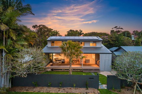 Sanctuary On Browning - Accommodation Redcliffe 0