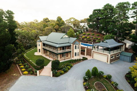 Sand Road Estate - Accommodation Redcliffe 0