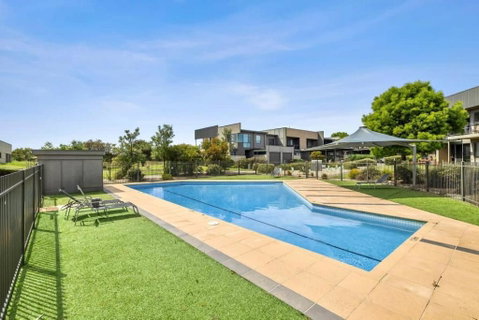 Sands Coastal Villa Close To Pool, Beach And Golf - Accommodation Redcliffe 2