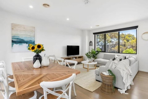 Sands Coastal Villa Close To Pool, Beach And Golf - Accommodation Redcliffe 3