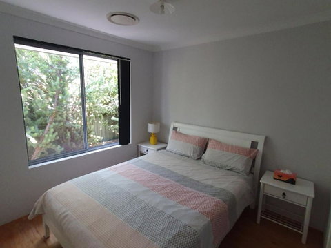 Sandalwood Guest Room - Accommodation Redcliffe 2