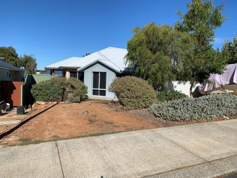 Sandalwood Guest Room - Accommodation Redcliffe 0