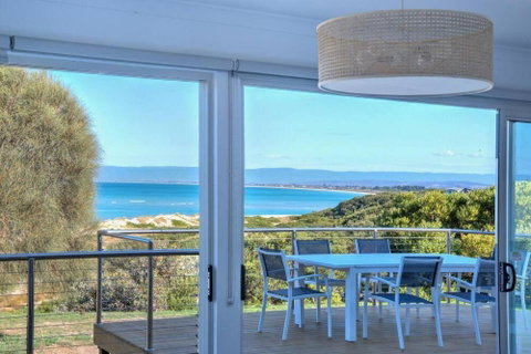 Sandbar Beach House - Accommodation Redcliffe 2