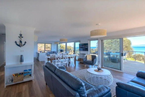 Sandbar Beach House - Accommodation Redcliffe 3