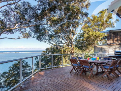 Sandbar View - Accommodation Redcliffe 0