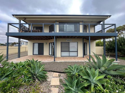 Sandcastle - A Esplanade Place, Stunning Views - Accommodation Redcliffe 3