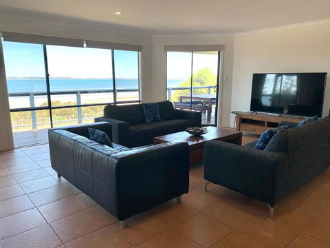 Sandcastle - A Esplanade Place, Stunning Views - Accommodation Redcliffe 1