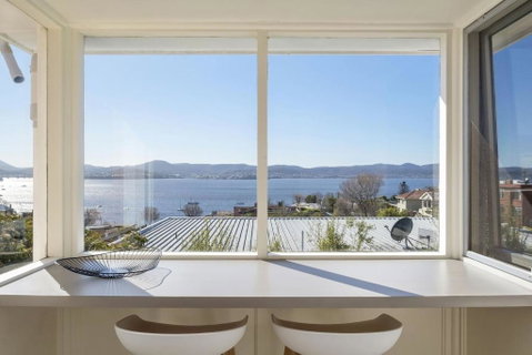 Sandcastle At Sandy Bay Perfect Location Views - Accommodation Redcliffe 1