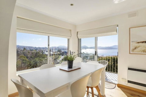 Sandcastle At Sandy Bay Perfect Location Views - Accommodation Redcliffe 2