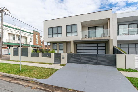 Sandcastle - Accommodation Redcliffe 0