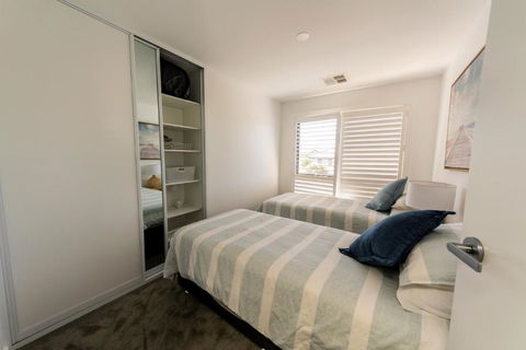 Sandcastle - Accommodation Redcliffe 1