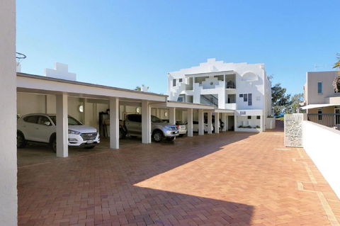 Sandcastles 1 - Accommodation Redcliffe 2