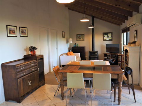 Sandhurst Escape 2 17 - Accommodation Redcliffe 3