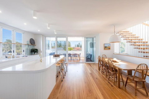 Sandhurst - Oceanstays - Accommodation Redcliffe 0
