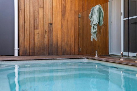 Sandhurst - Oceanstays - Accommodation Redcliffe 2