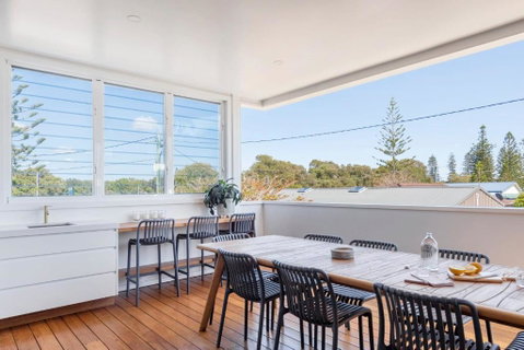 Sandhurst - Oceanstays - Accommodation Redcliffe 3