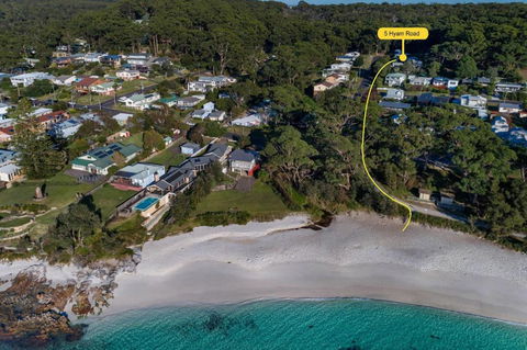 Sandlines At Hyams Beach - Accommodation Redcliffe 1