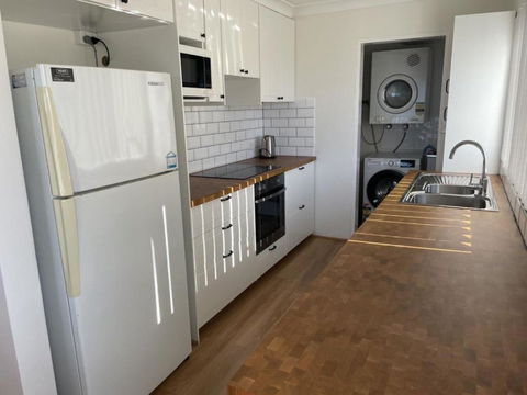 Sandpebbles 1 Pebbly Beach - Accommodation Redcliffe 1