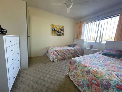 Sandpebbles 1 Pebbly Beach - Accommodation Redcliffe 3