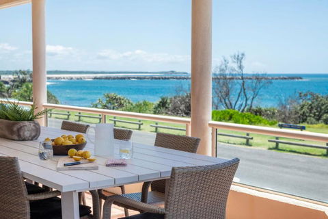 Sandrift One - Oceanstays - Accommodation Redcliffe 0