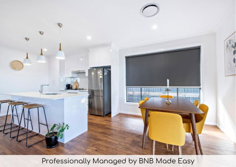 Sandstone - Family Entertainer, Refined Living - Accommodation Redcliffe 0