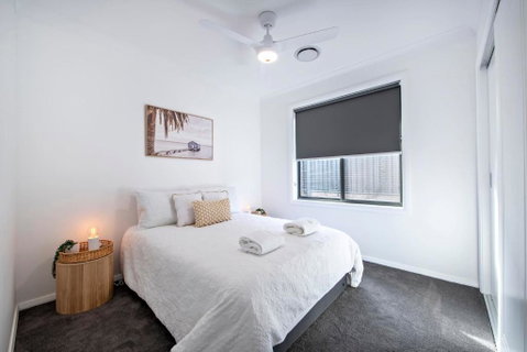 Sandstone - Family Entertainer, Refined Living - Accommodation Redcliffe 1