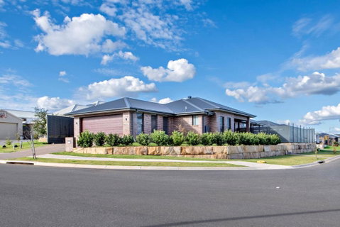Sandstone - Family Entertainer, Refined Living - Accommodation Redcliffe 3