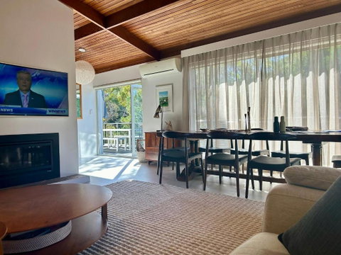Sandy Bay Haven - Accommodation Redcliffe 2