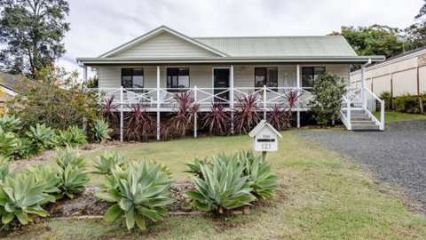 Sandy Cottage - Accommodation Redcliffe 0