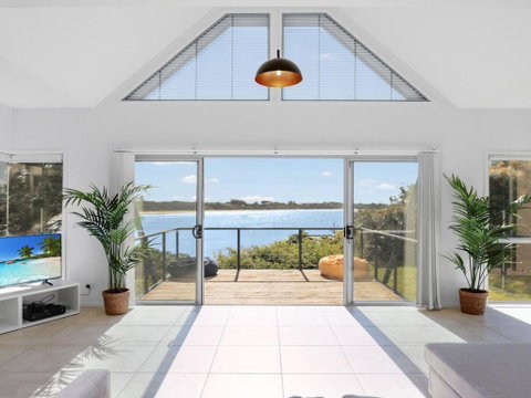 Sandy Cove - Accommodation Redcliffe 1
