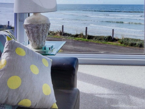 Sandy Cove - Accommodation Redcliffe 1