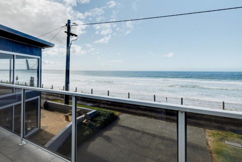 Sandy Cove - Accommodation Redcliffe 2