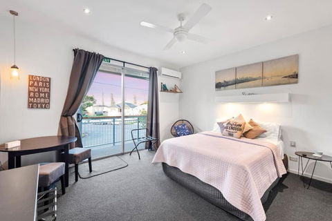 Scarborough Beach Break Holidays - Unit 2 - Accommodation Redcliffe 0