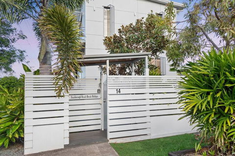 Scarborough Beach Break Holidays - Unit 3 - Accommodation Redcliffe 1