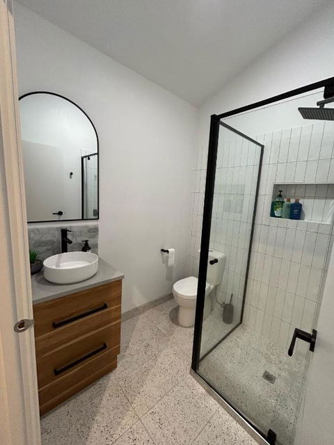 Seaside Retreat On Park - Walk To Beach - Luxury - Jacuzzi - Accommodation Redcliffe 3