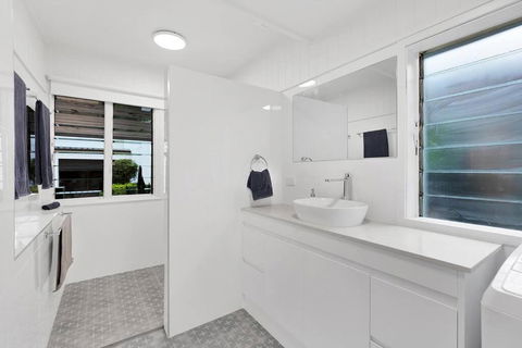 Sherwood Cottage - Accommodation Redcliffe 2