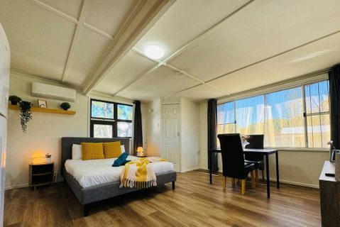 Shops Across St! Cute Studio In Salisbury - Accommodation Redcliffe 3