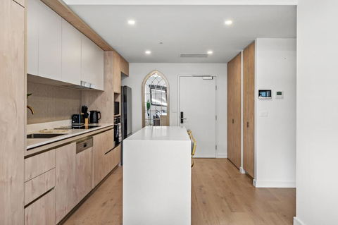 Sky Luxury Inc With Pool Gym Wifi - Accommodation Redcliffe 1