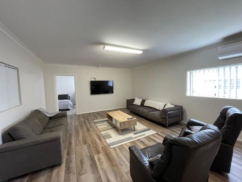 Springfield Stay - Accommodation Redcliffe 0
