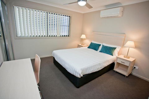 Stonewood Villas - Accommodation Redcliffe 2