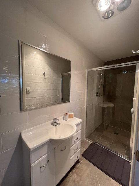 Studio At The Back Of Mount Taylor - Accommodation Redcliffe 2